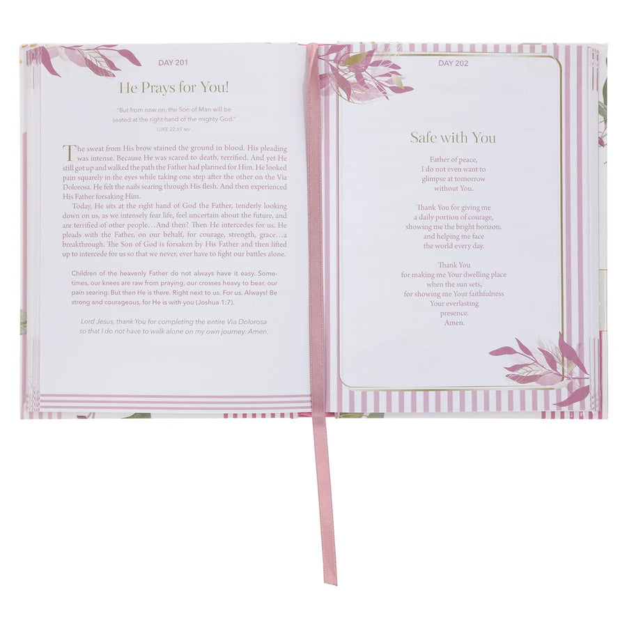 Experiencing God's Blessings: 365 Devotions for Women (Hardcover)
